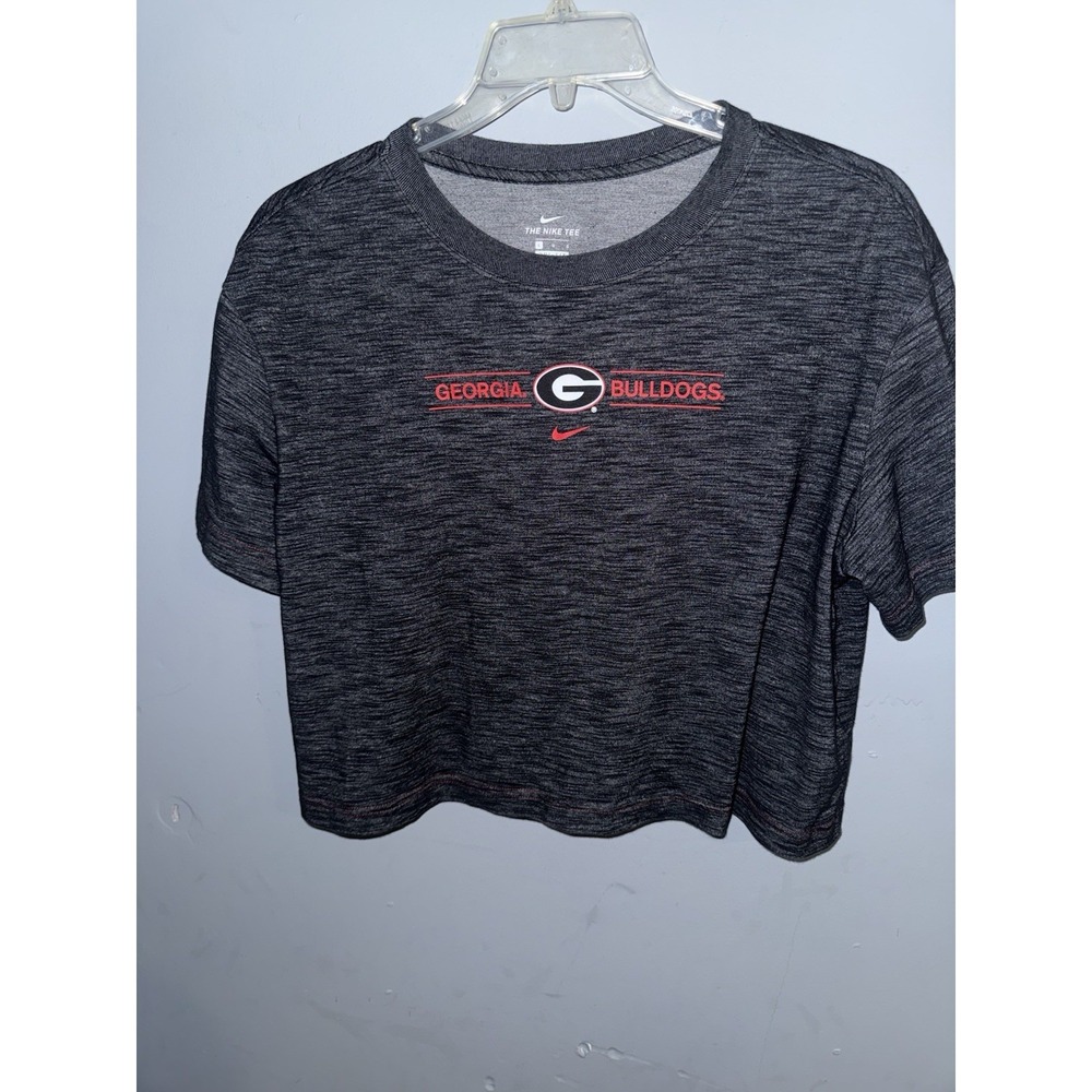 The Nike Tee cropped t-shirt featuring Georgia Bulldogs Dri Fit‎ Large Ladies